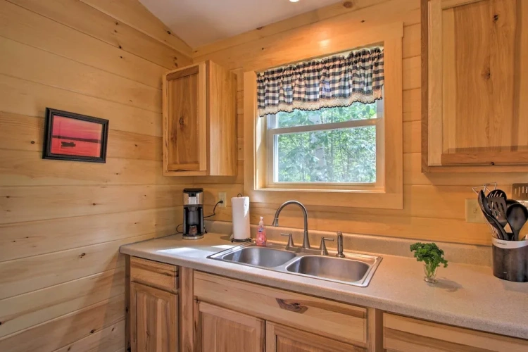 2 Bedrooms Cottage