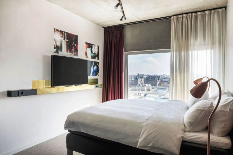 Double room with city view
