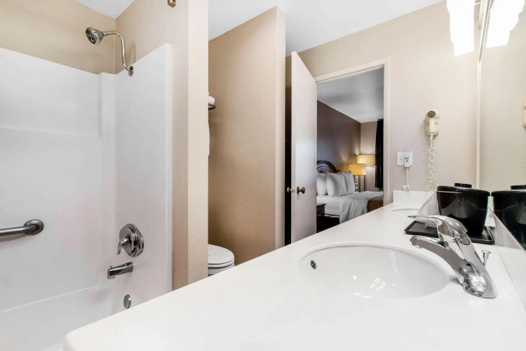 Ramada Bayside Inn & Suites Eureka