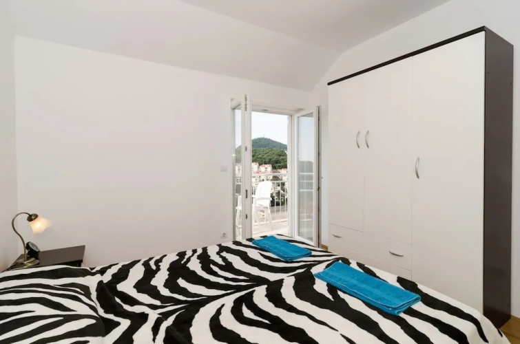 Apartments Mony