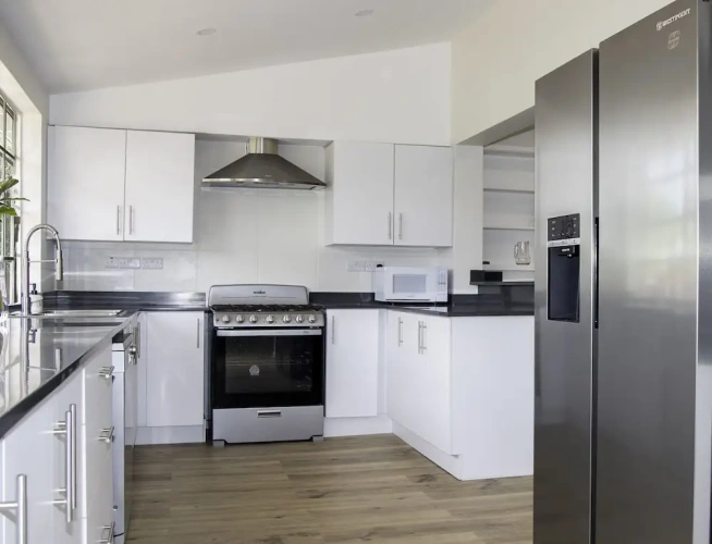 2 Bedrooms Villa