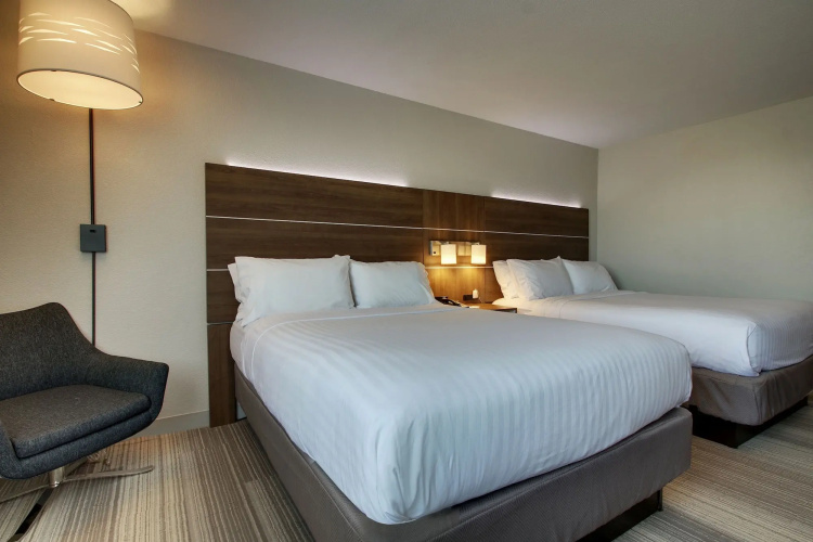 Holiday Inn Express & Suites Wapakoneta by IHG