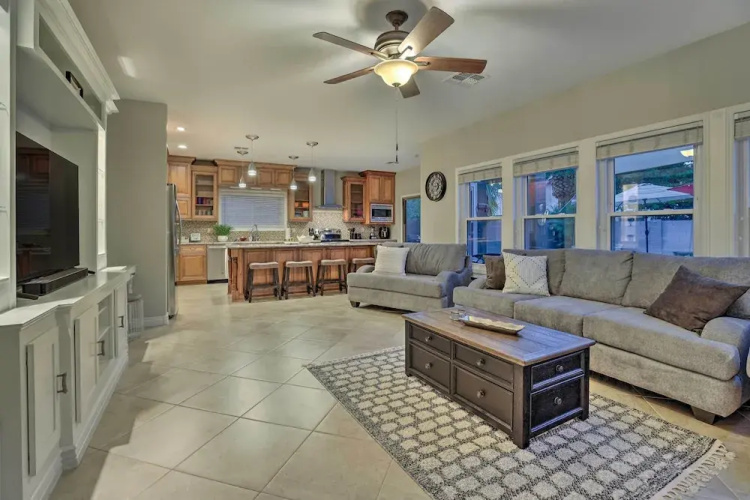 Spacious Gilbert Escape w/ Pool & Hot Tub!