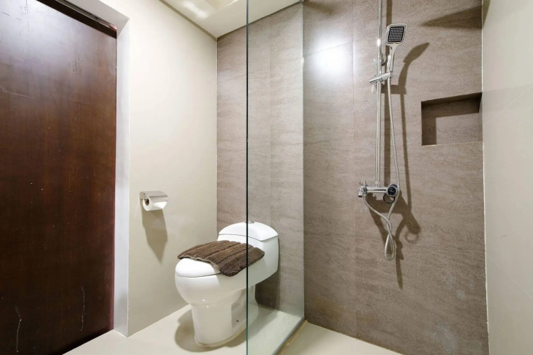 ZEN Rooms Makati Amorsolo