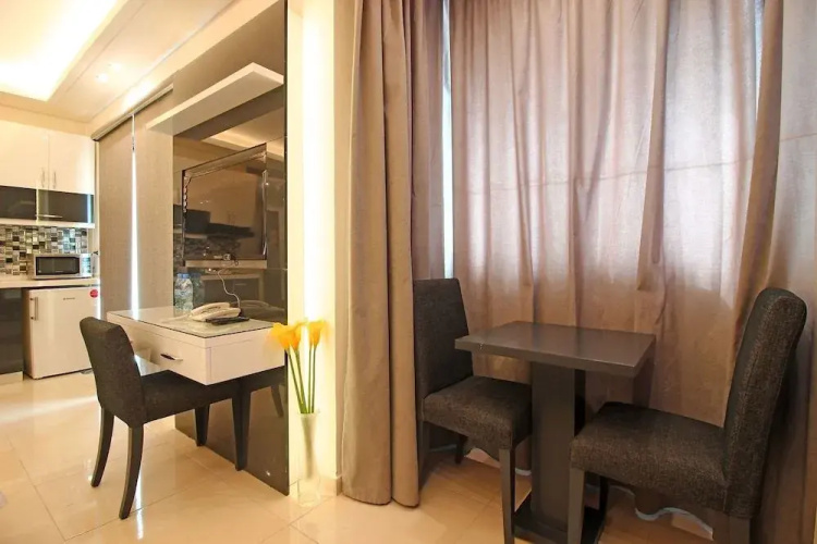 Palm Ville Suites