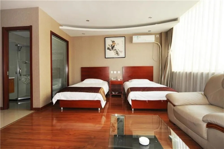 Huayang Hotel