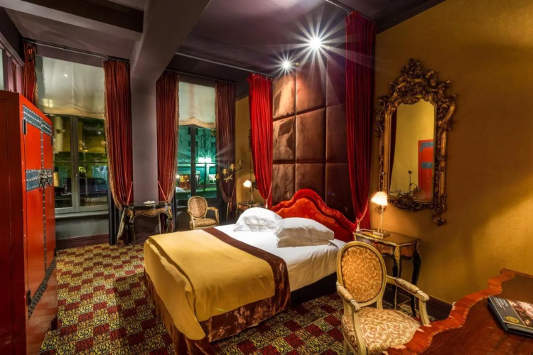 Bordeau Canal Suites