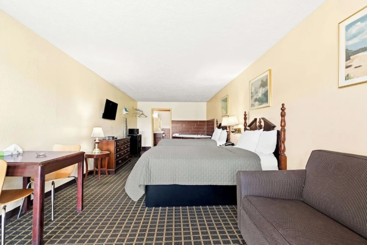 Standard Quadruple room with balcony
