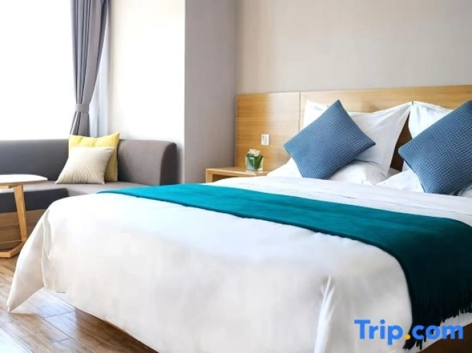 Standard Double room with city view