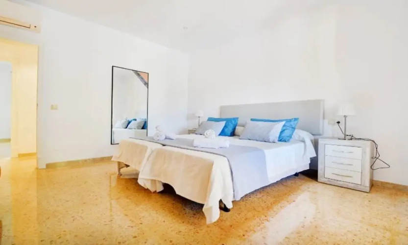 104567 - Villa in Llucmajor