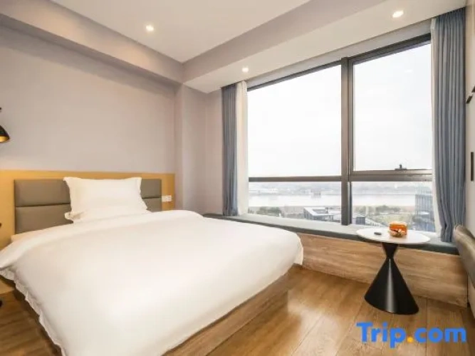Standard Double room with river view