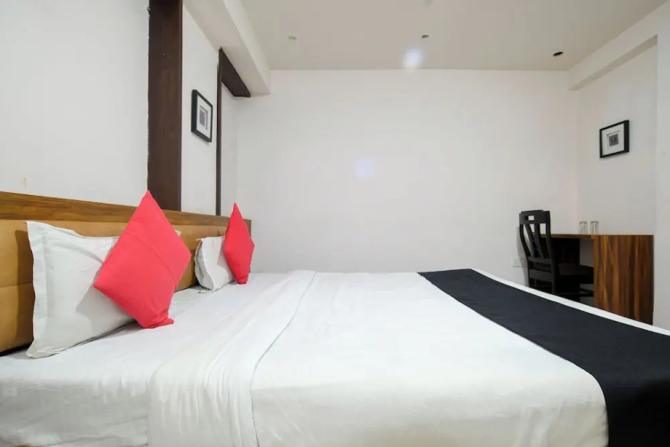 Hotel Holiday
