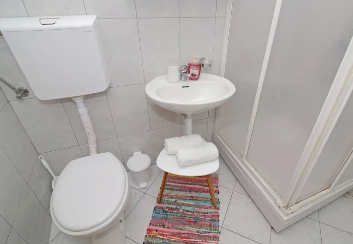 Apartment Sweet Romantic