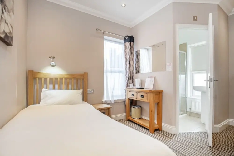 Standard Single room
