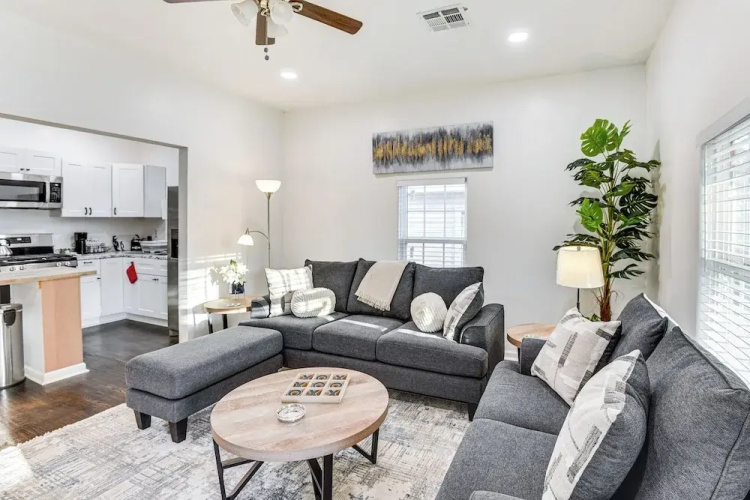 1 Mi to Tulsa Arts District: Updated Home w/ Deck!