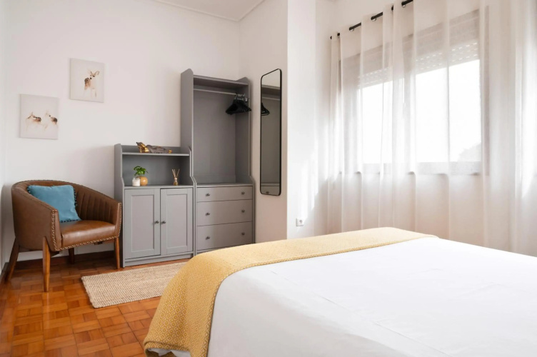 ! Luminous 2BR Top Floor ! Praça da República