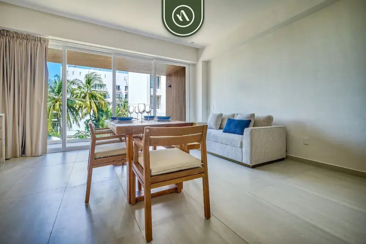 New 1 BR Condo With Amazing Rooftop Pool - Jacuzzi
