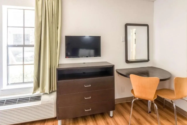 Quality Inn & Suites Arlington