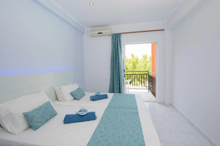 Silver Beach Hotel and Annexe Apartments
