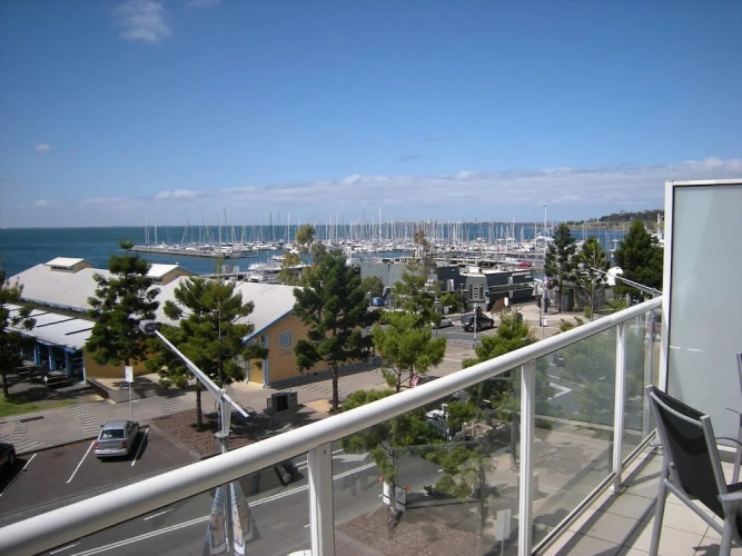 2 Bedrooms Apartment with balcony and with water view