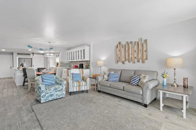 Shoreline Towers 3033