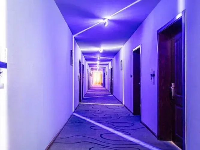 Binjiang Yizhan Hotel