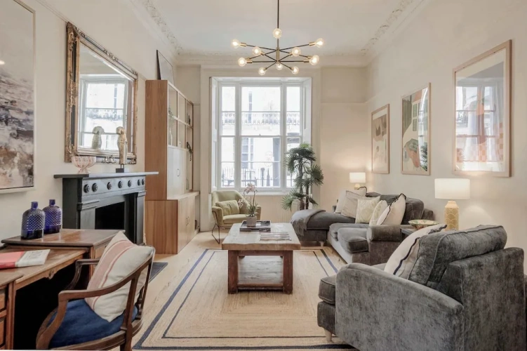 2 Bedrooms Apartment