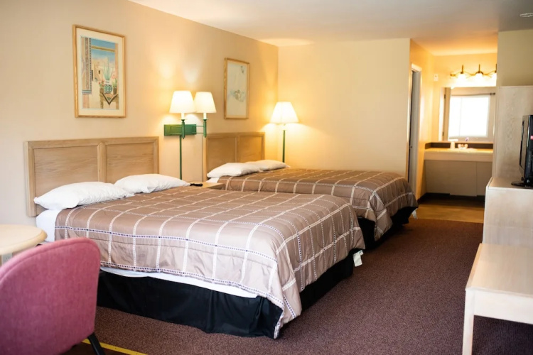 Summers Inn