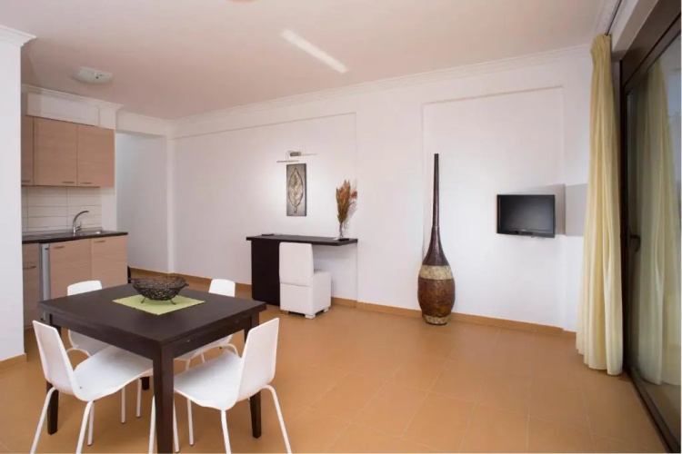 3 Aktes Resort