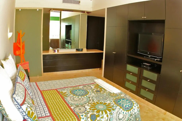 Las Brisas Condominios