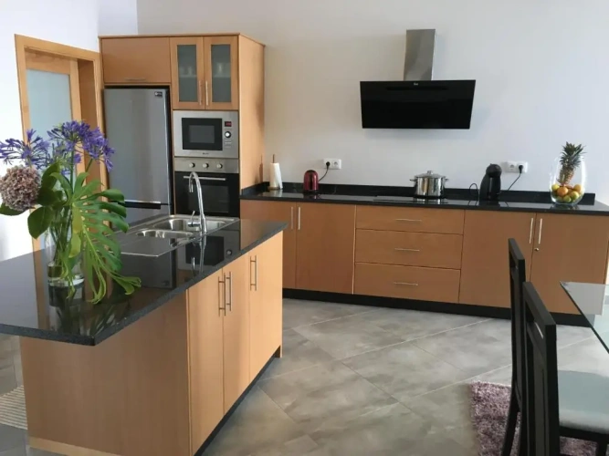 2 Bedrooms Cottage