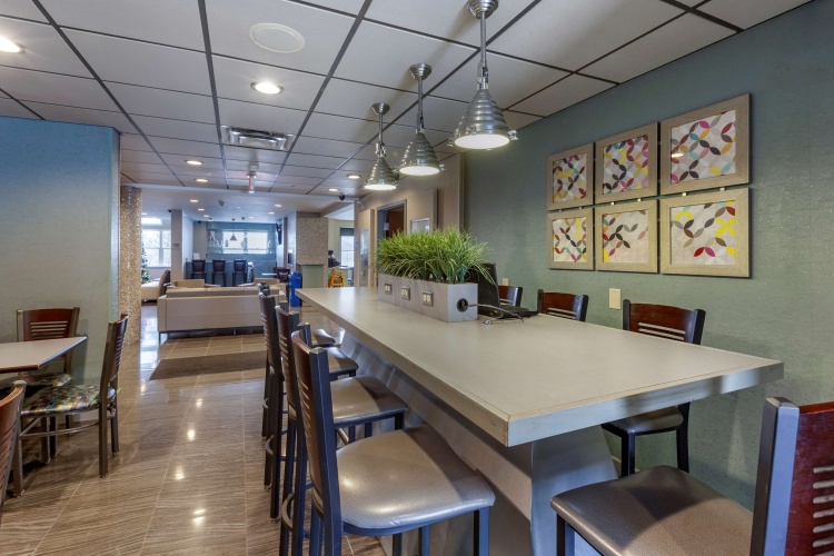 Best Western Plus Woodstock Inn & Suites photo 17