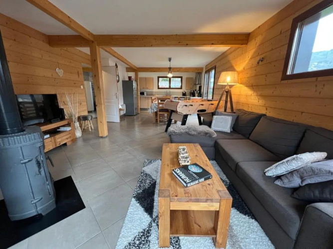 Chalet Casa de Monzel with 6-Person Jacuzzi & Panoramic View