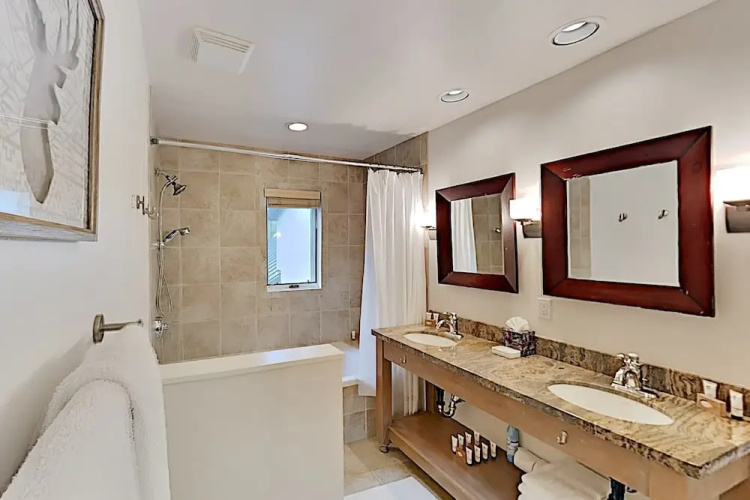 4BR 3BA Vail Duplex with 4 Floors by RedAwning