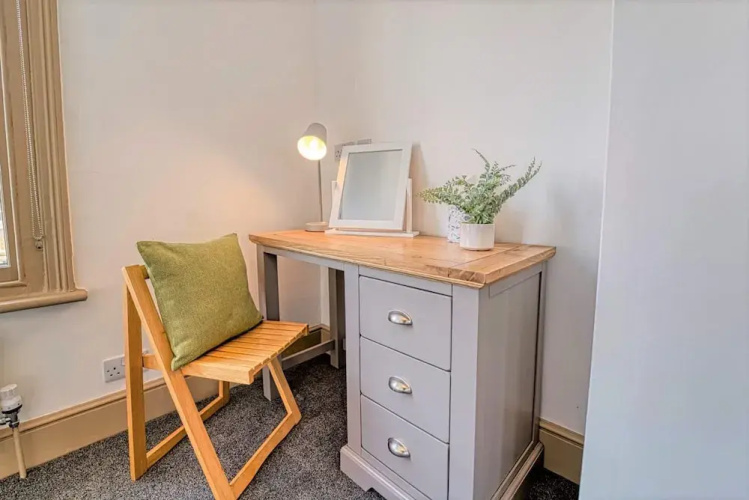 Host Stay Upper Tything Apartment