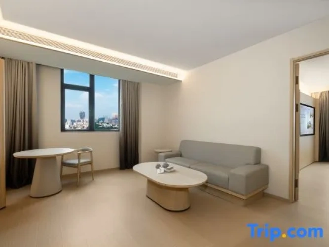 Family Suite with partial sea view