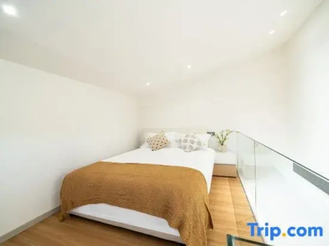 6 Bedrooms Standard room with river view