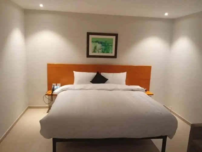 The Avenue Hotel