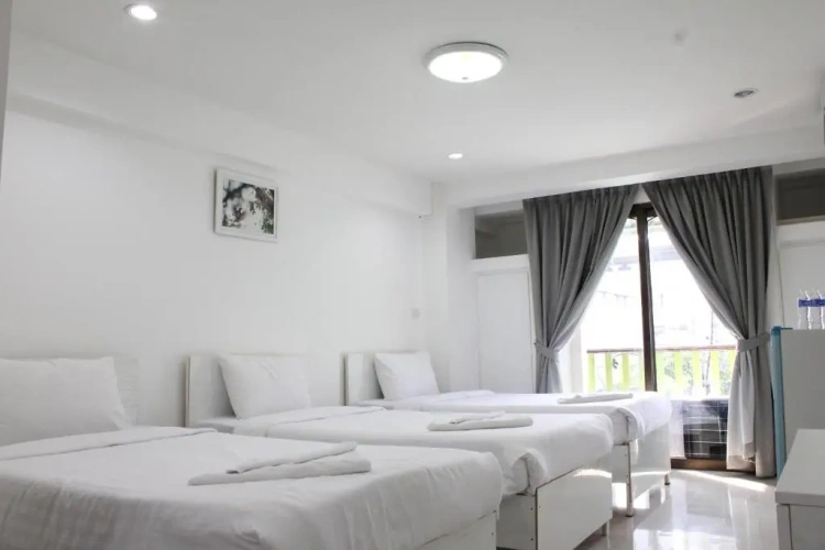 Standard Triple room with balcony