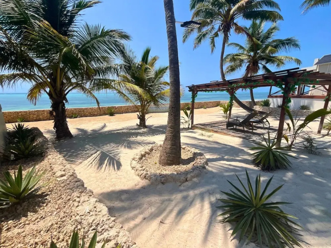 Zanzibar Beach House- West