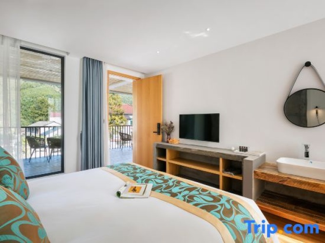 Standard Double room with view