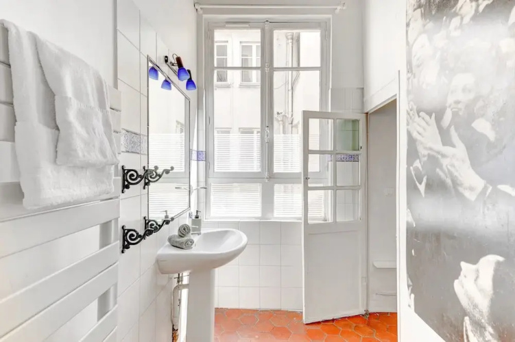 Charming 1BR Near Latin Quarter