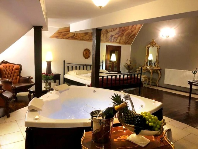 Deluxe Suite