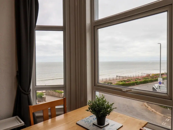 4 Beach View @ Beaconsfield House