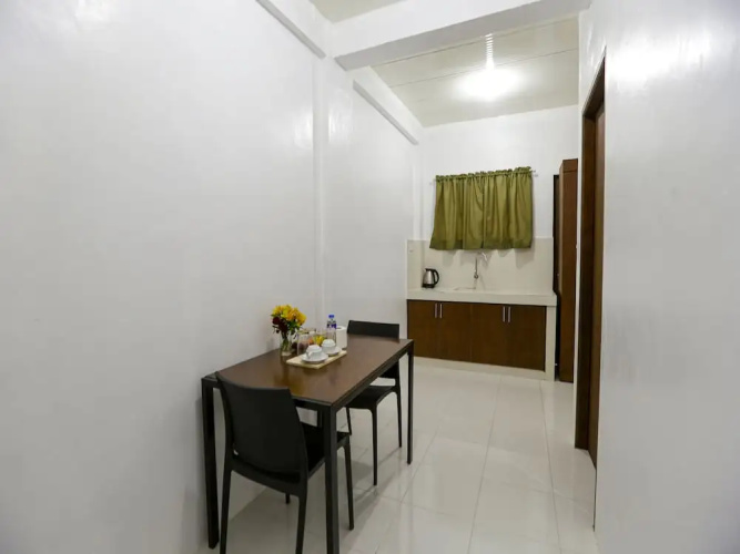 OYO 736 Jade Apartelle