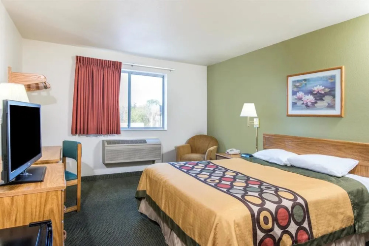 Super 8 West Middlesex/Sharon Area