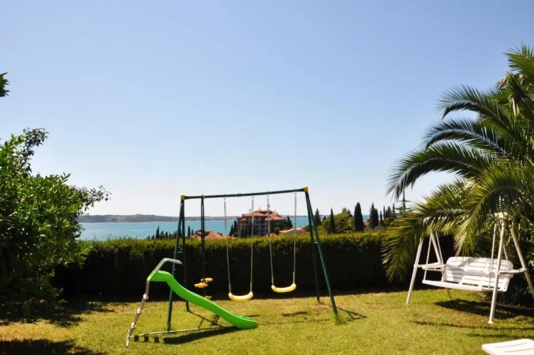 1 Bedroom Apartment with sea view