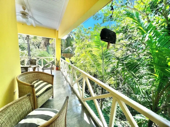 Casa Amable by Ronny's place - Manuel Antonio