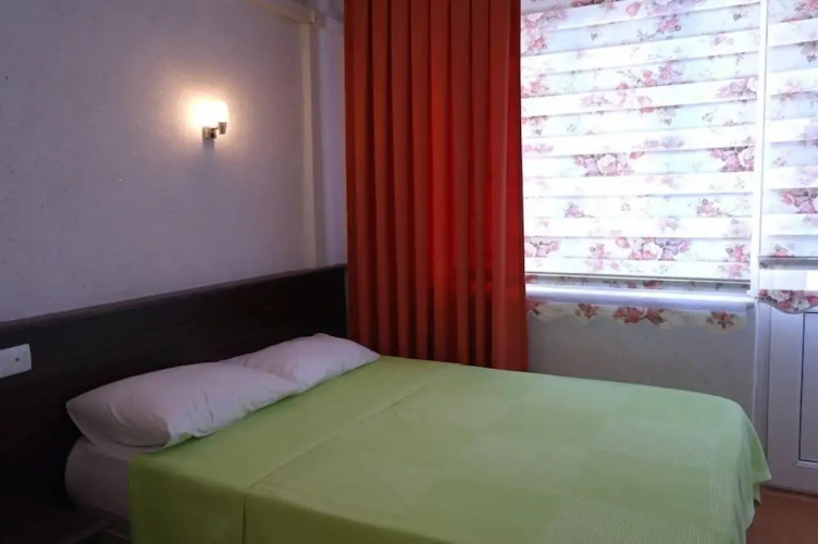 Dolphin Yunus Hotel