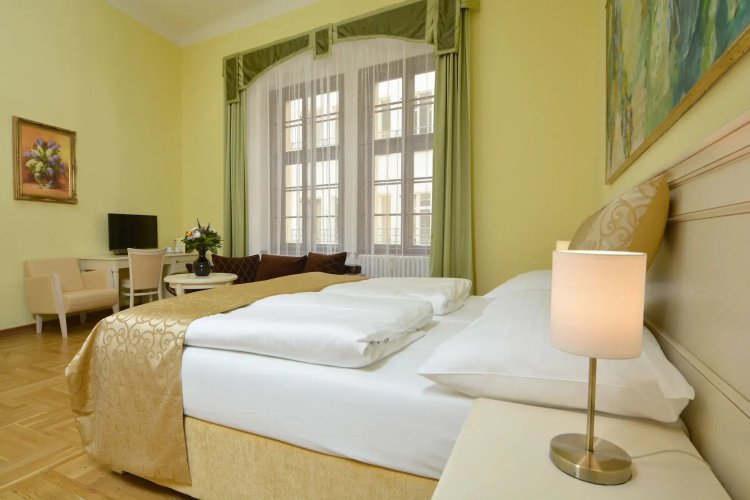 Metamorphis Hotel